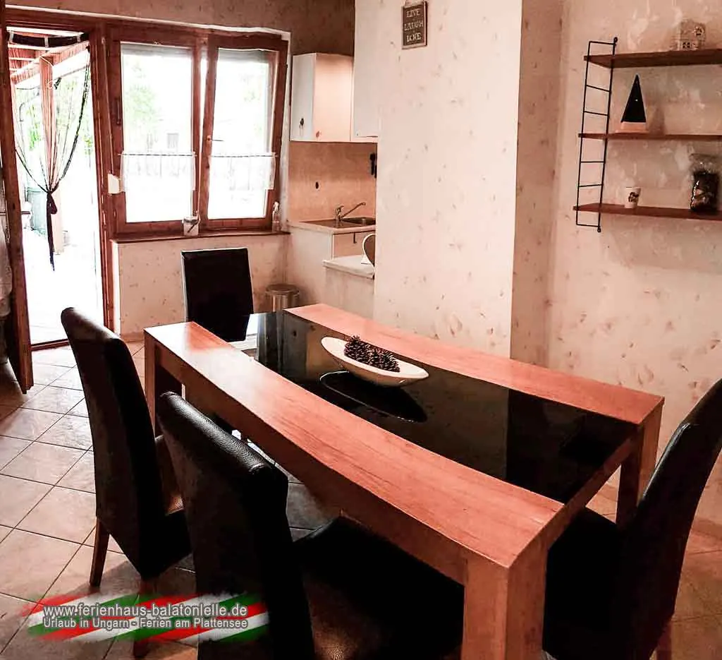 Ferienhaus Balatonlelle Essbereich am Balaton